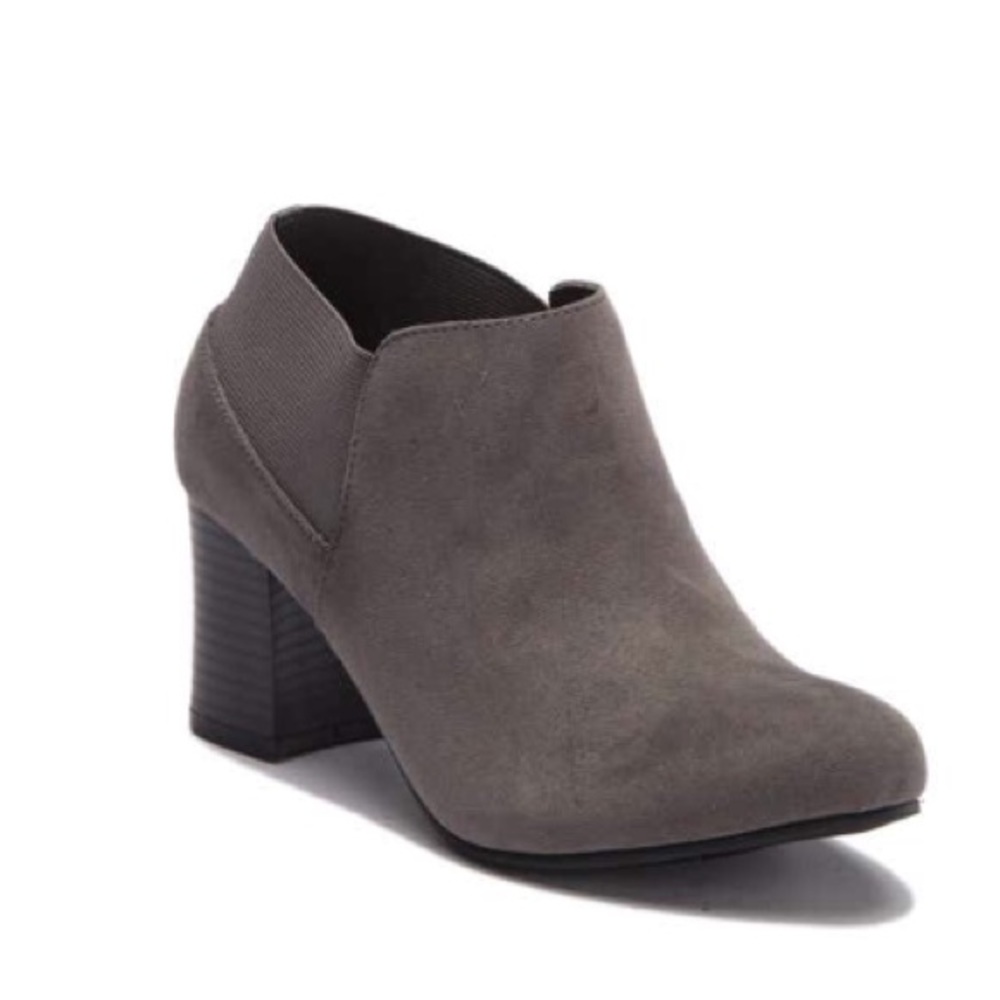 New w/box Italian Shoemakers ankle bootie size 7 - Picture 2 of 7